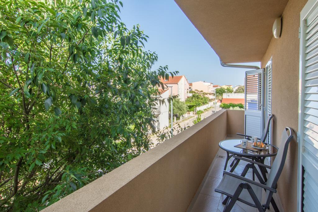Apartments Domuzin Біоград-на-Мору Екстер'єр фото